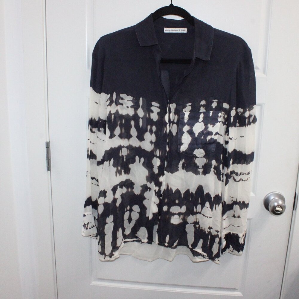 3/$30 Young Fabulous & Broke Abstract Tie-Dye‎ Button Front Shirt Blouse XS
